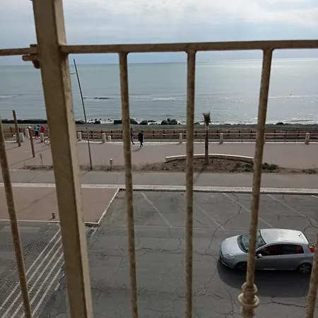Apartment Magnificent House By The Sea *