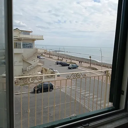 Apartment Magnificent House By The Sea