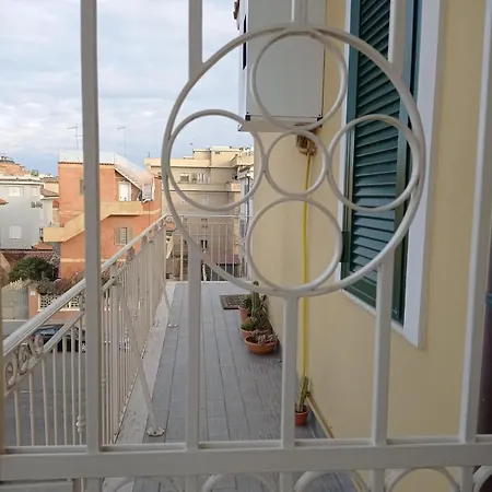 Magnificent House By The Sea Apartment