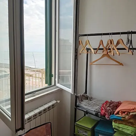 Magnificent House By The Sea Apartment